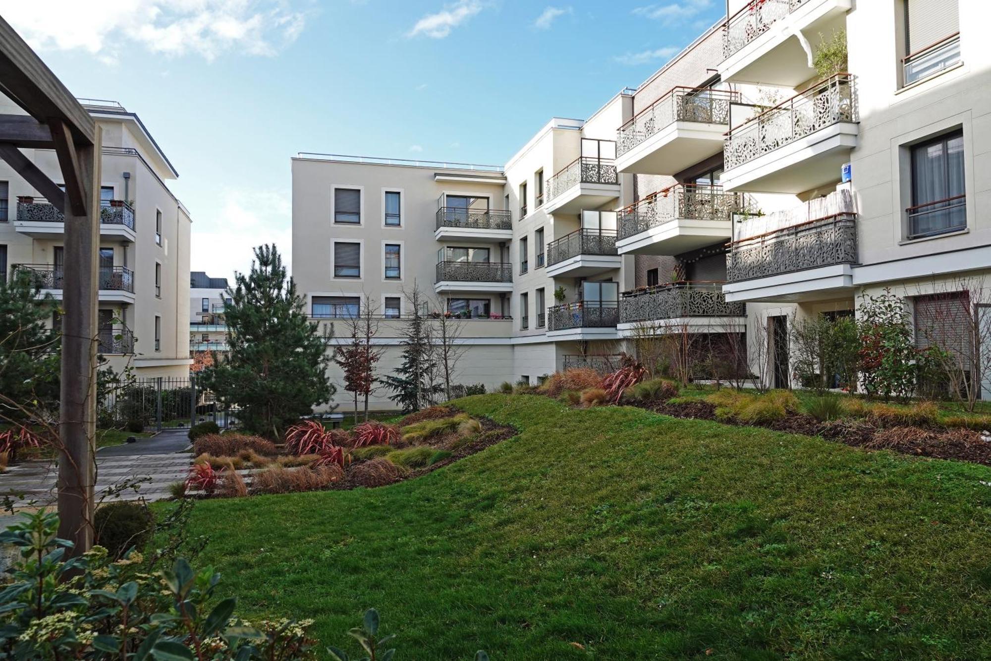 Appartement Residence Neuve Proche Versailles Saint-Cyr-lʼÉcole Exterior foto